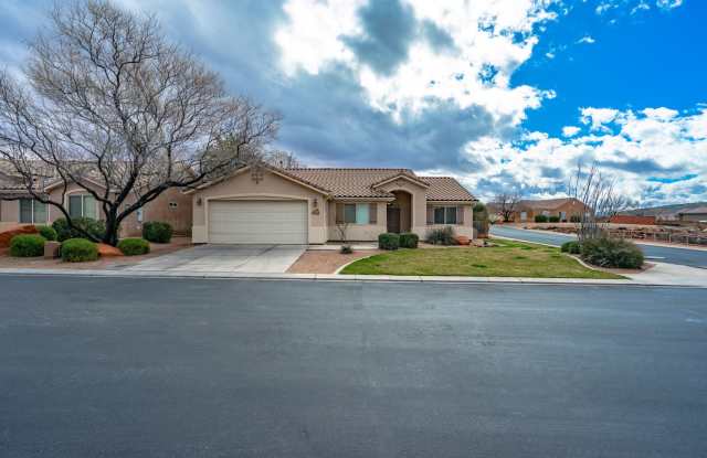 Dog Friendly 3 Bedroom Home In Painted Desert photos photos