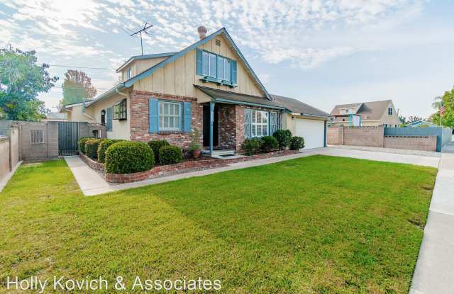 6132 Iroquois Rd. Gallery 2