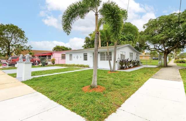 145 SW 13 Avenue photos photos