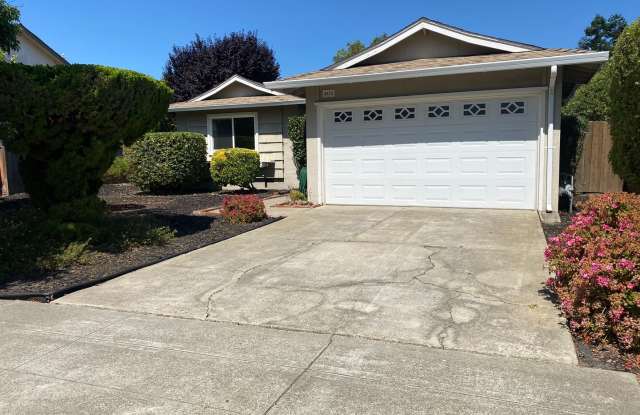 Welcome to this stunning 3 bedroom 1.5 bathroom home located in Fremont photos photos