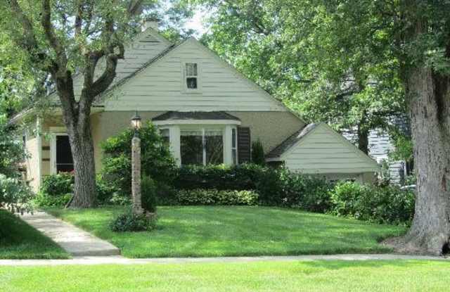 327 Euclid Avenue Gallery 1