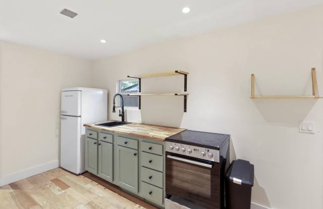 1309 E Florida Avenue photos photos