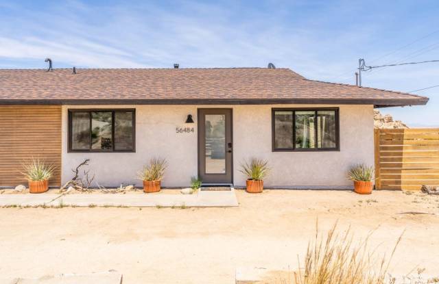 2 Bedroom Home on Large Lot photos photos