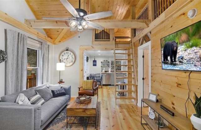 165 Corbin Hill Rd Gallery 3