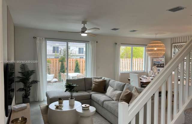 655 SE 13 St photos photos