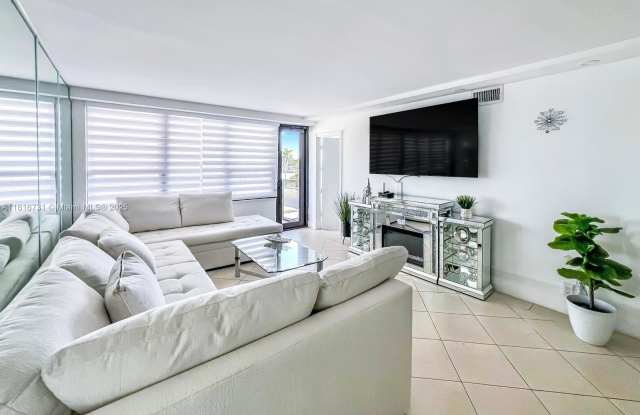 5225 Collins Ave photos photos