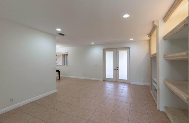 1036 STAGHORN Street Gallery 4