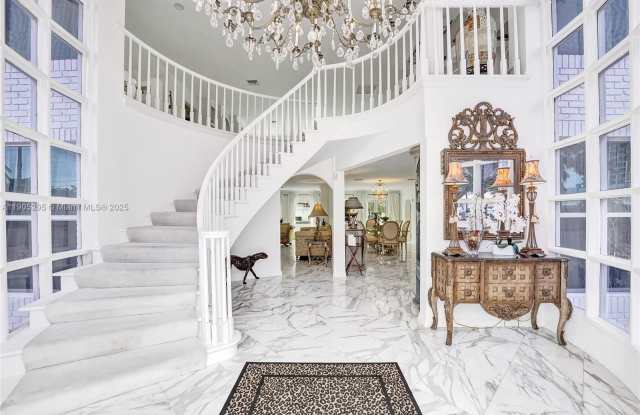 2889 NE 35th St photos photos