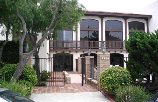 1 Br - 1 Ba Hillcrest Condo with Washer/Dryer in unit! photos photos