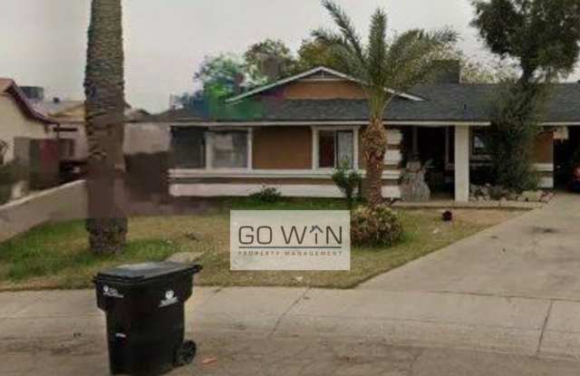 4 Bed/ 2 Bath - House W/ Large Backyard photos photos