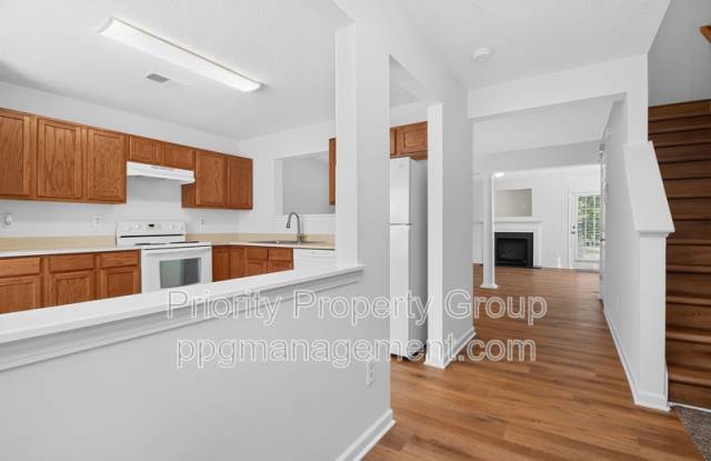 3204 Barons Court Road - 1 Gallery 2