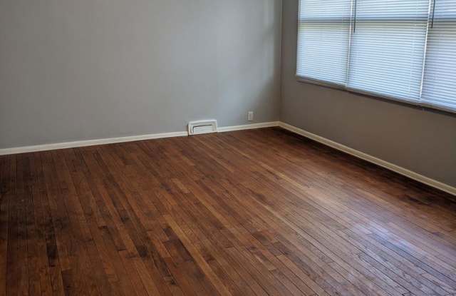 11222 Bristol Terrace - 11222 Bristol Terrace, Kansas City, MO 64134