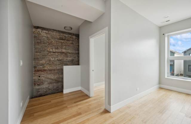 2526 W Lexington Avenue Gallery 2