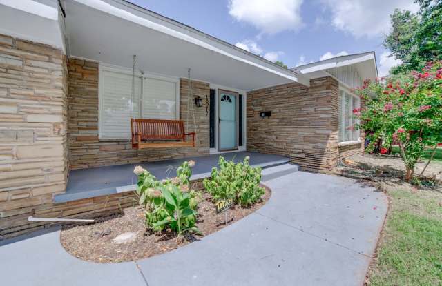 Beautiful 3 Bedroom, 2 Bath Home - 1817 East 63rd Street, Tulsa, OK 74136 Beautiful 3 Bedroom, 2 Bath Home - 1817 East 63rd Street, Tulsa, OK 74136