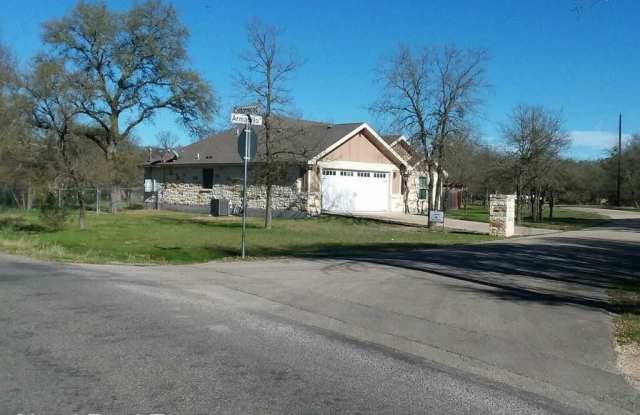 1 ARMADILLO CIRCLE - 1 Armadillo Cir, Morgan's Point Resort, TX 76513