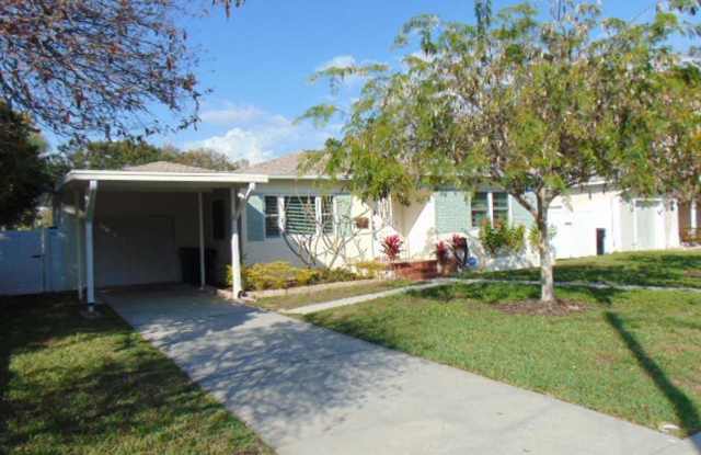 210 Catalan Blvd NE - 210 Catalan Boulevard Northeast, St. Petersburg, FL 33704