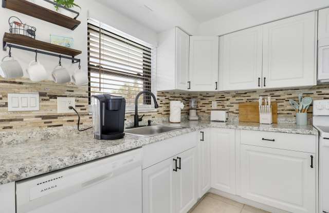 3539 Everglades Road Gallery 4
