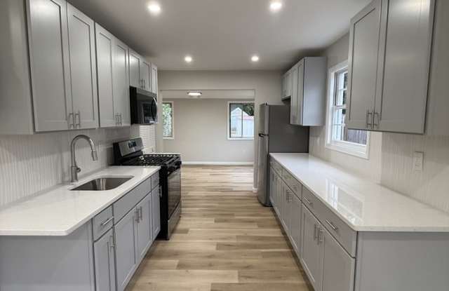 150 Riggins Boulevard photos photos