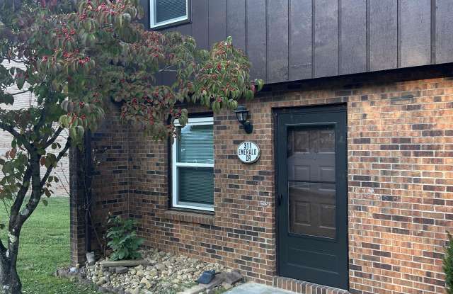311 Emerald Dr Gallery 2