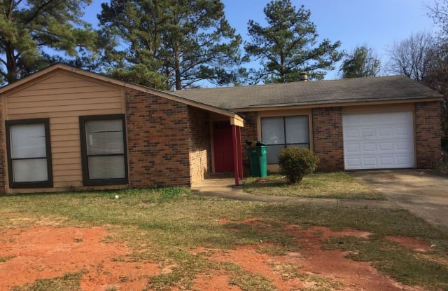 284 Pinewood Dr - 284 Pinewood Drive, Millbrook, AL 36054