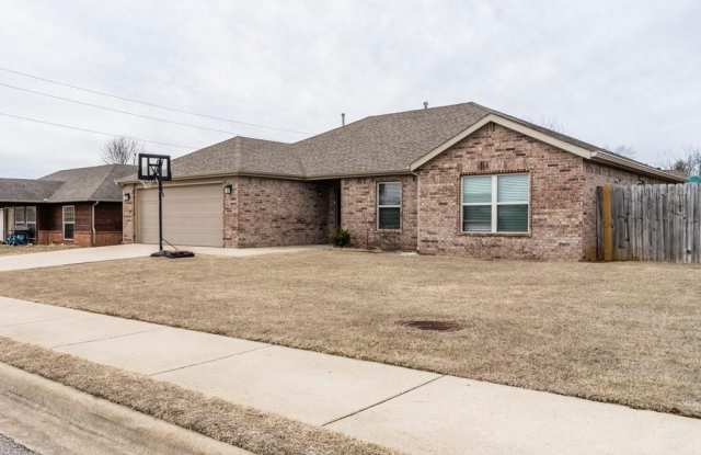 140 Willow  DR - 140 Willow Drive, Centerton, AR 72719