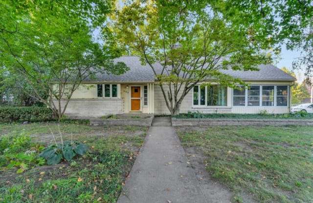 202 Indiana Avenue - 202 Indiana Avenue, Urbana, IL 61801
