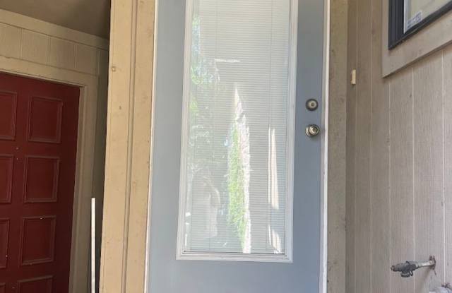 K248 - South Oak #104 - 3000 South 1st Street, Austin, TX 78704