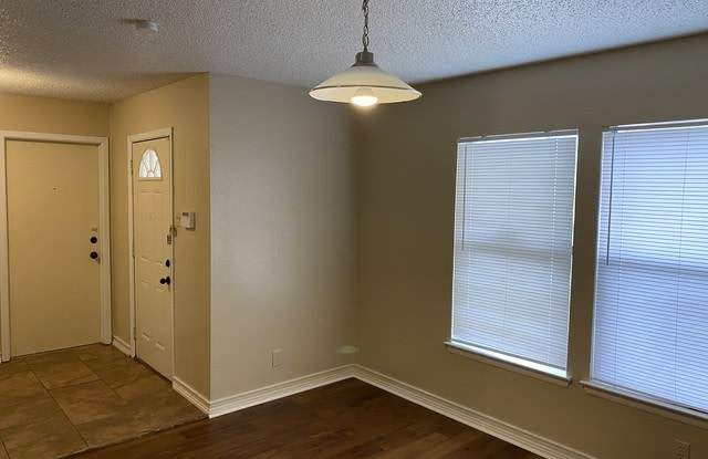 7902 CORUM TRAIL DR Gallery 4