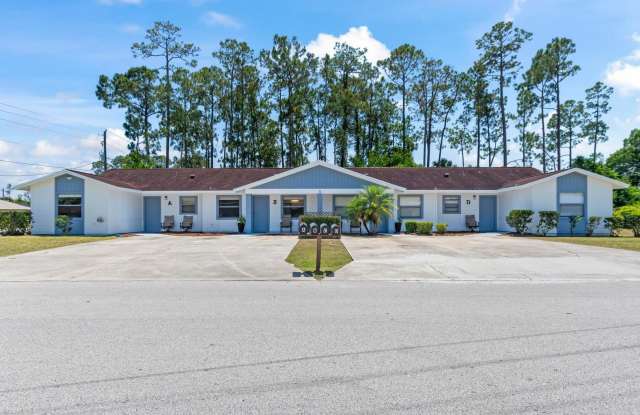 Ready to move in! - 1 Brittany Lane, Palm Coast, FL 32137