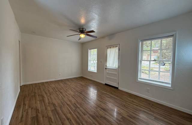 CHECK OUT THIS COMFORTABLE TRIPLEX UNIT LOCATED IN THE OLD MILL DISTRICT Gallery 3