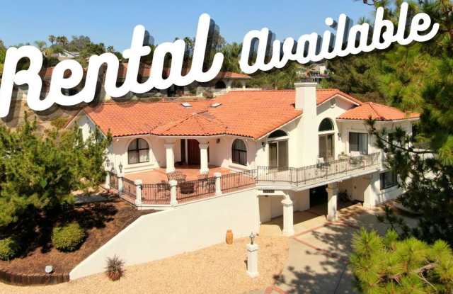 Grand large 4 bedroom home multi level home in quiet golf neighborhood with living space on ground floor - Mid term rental available with addtl cost photos photos