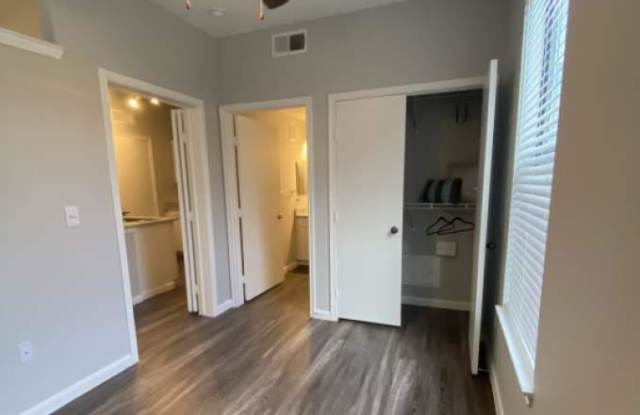 2946 Olmos Creek Dr Gallery 1
