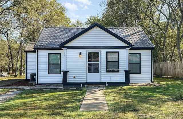 Adorable Cottage Style Home for Rent photos photos
