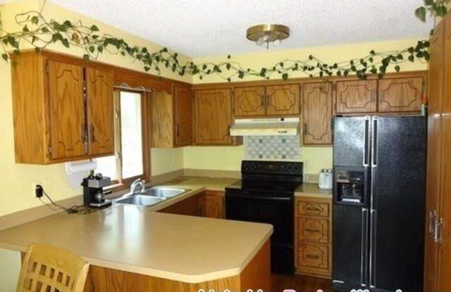 9852 Forestview Lane N Gallery 3