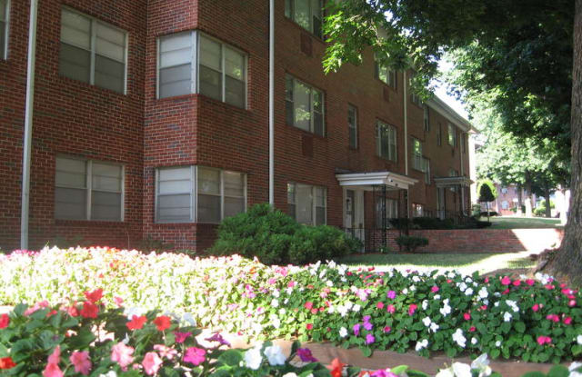 1016-5 W 41st Place - 1016 W 41st Pl, Kansas City, MO 64111