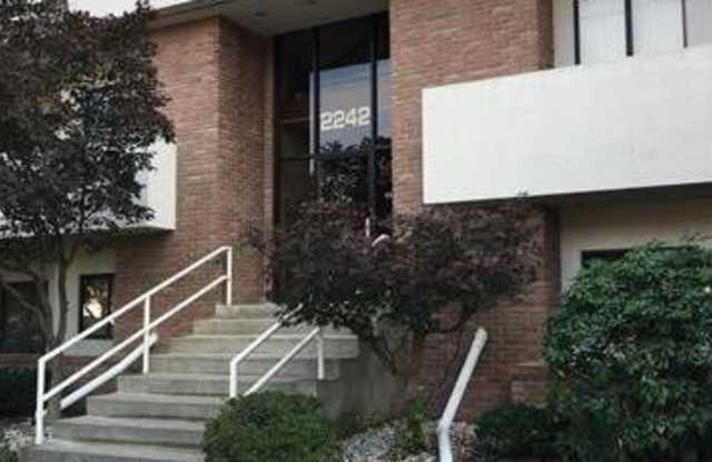 2242 West Tilghman Street Gallery 2