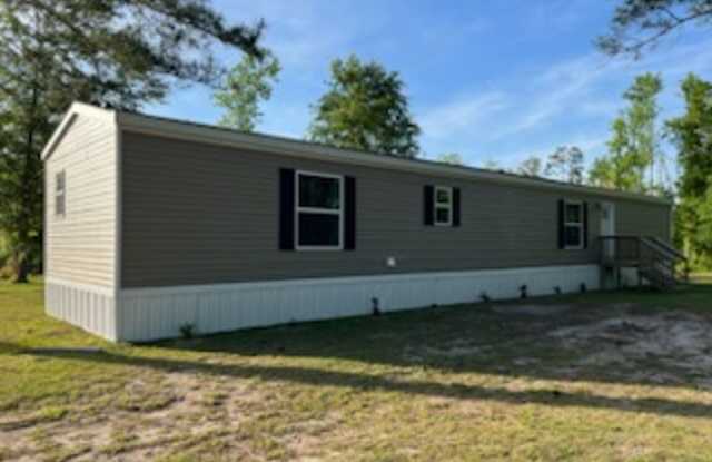 Modern 3-Bedroom Mobile Home in Peaceful Onslow County Gallery 1