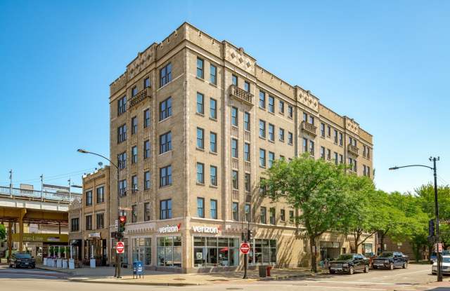 1650 W Roscoe Street photos photos
