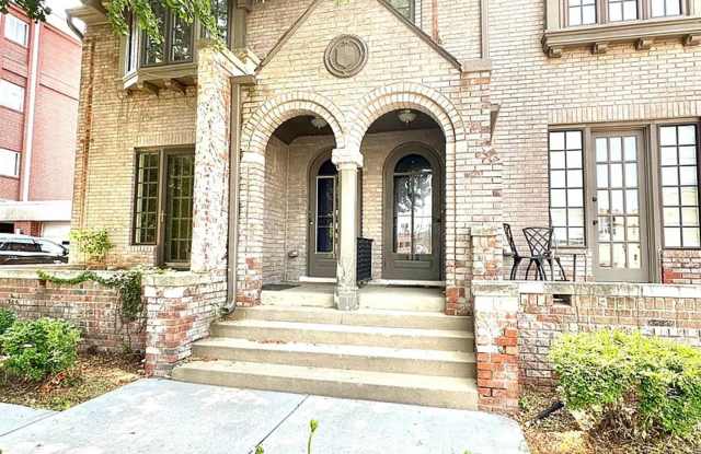 414 S 40th St, Omaha, NE 68131 - 414 South 40th Street, Omaha, NE 68131