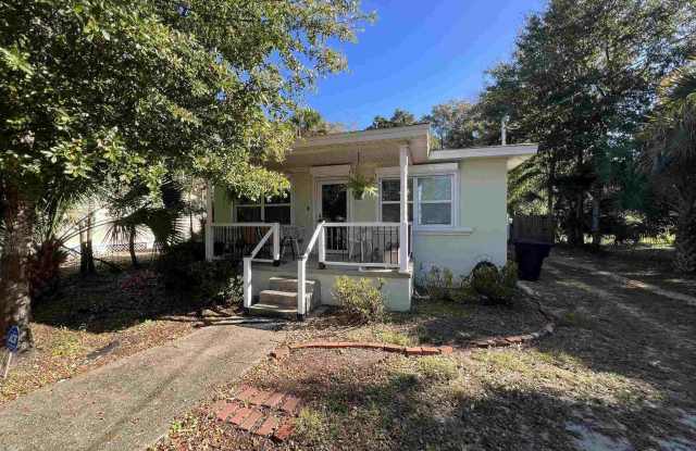 1014 N B St - 1014 North B Street, Pensacola, FL 32501