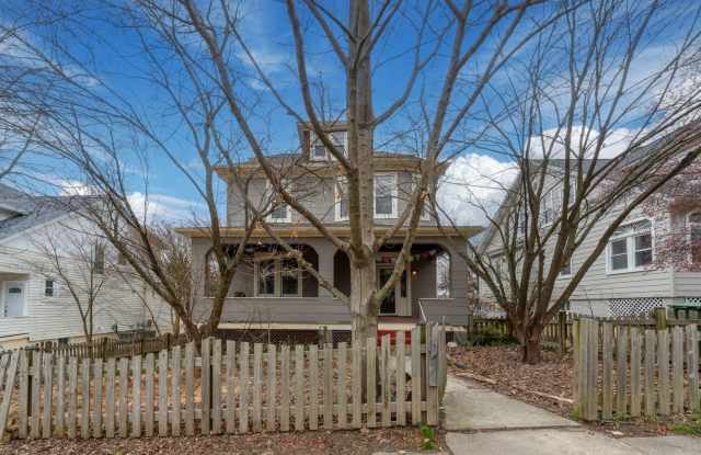 Lauraville 4-Bedroom, 2-Bathroom American Foursquare Home with Beautiful Outdoor Space photos photos Lauraville 4-Bedroom, 2-Bathroom American Foursquare Home with Beautiful Outdoor Space photos photos
