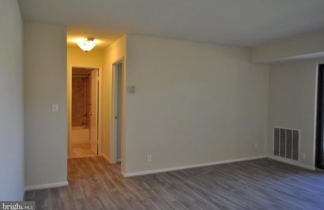 6091 MAJORS LN #6 Gallery 4