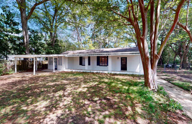 Walk to Downtown Prattville!!! 4/2 Completely Updated! photos photos