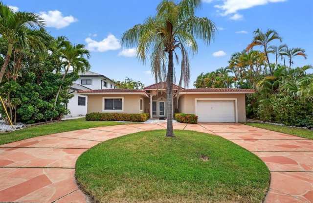 317 S Riverside Dr photos photos