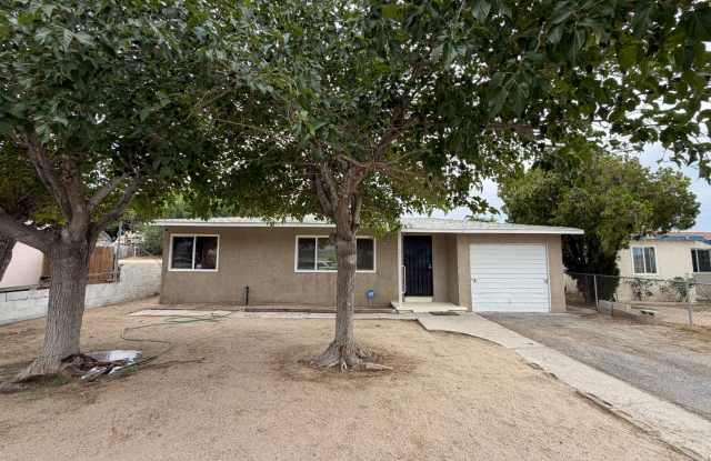 4 Bedroom 2 Bathroom House with Fenced Yard & 1 Car Garage photos photos 4 Bedroom 2 Bathroom House with Fenced Yard & 1 Car Garage photos photos