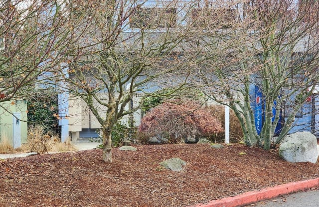 8823 Holly Dr #E102 - 8823 Holly Drive, Everett, WA 98208
