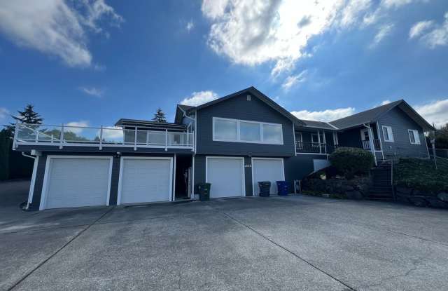 Breathtaking Views a Must See! - 2025 5th Street Southeast, Puyallup, WA 98372