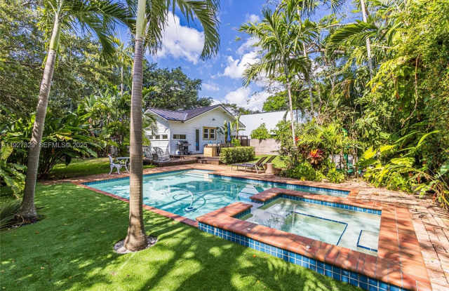 665 NE 120th St photos photos