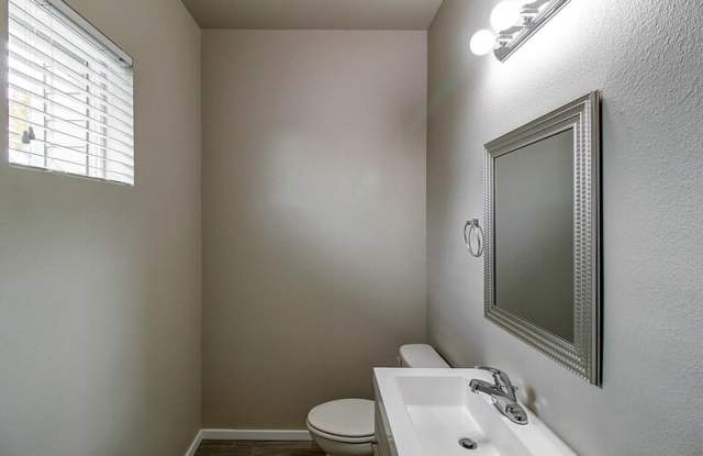 Allenmore Brownstones 2309 State Street - 202 Gallery 2