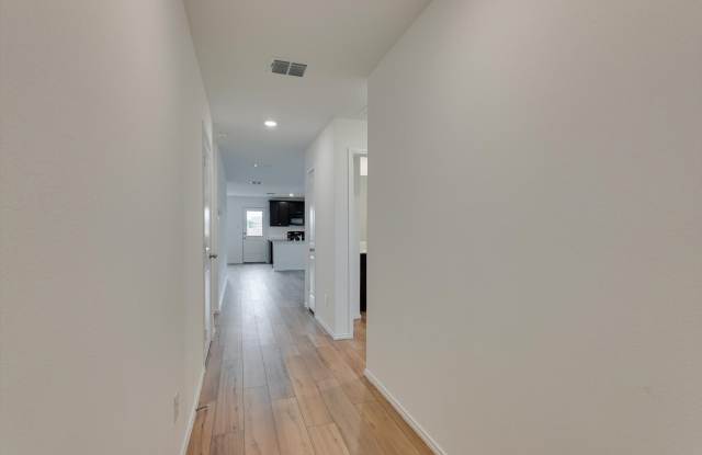 409 Laurenbrooke Drive Gallery 3